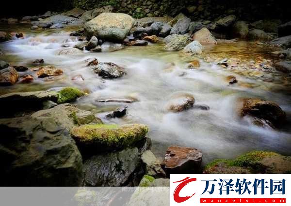 黃龍風景區(qū)溪水潺潺的秘密